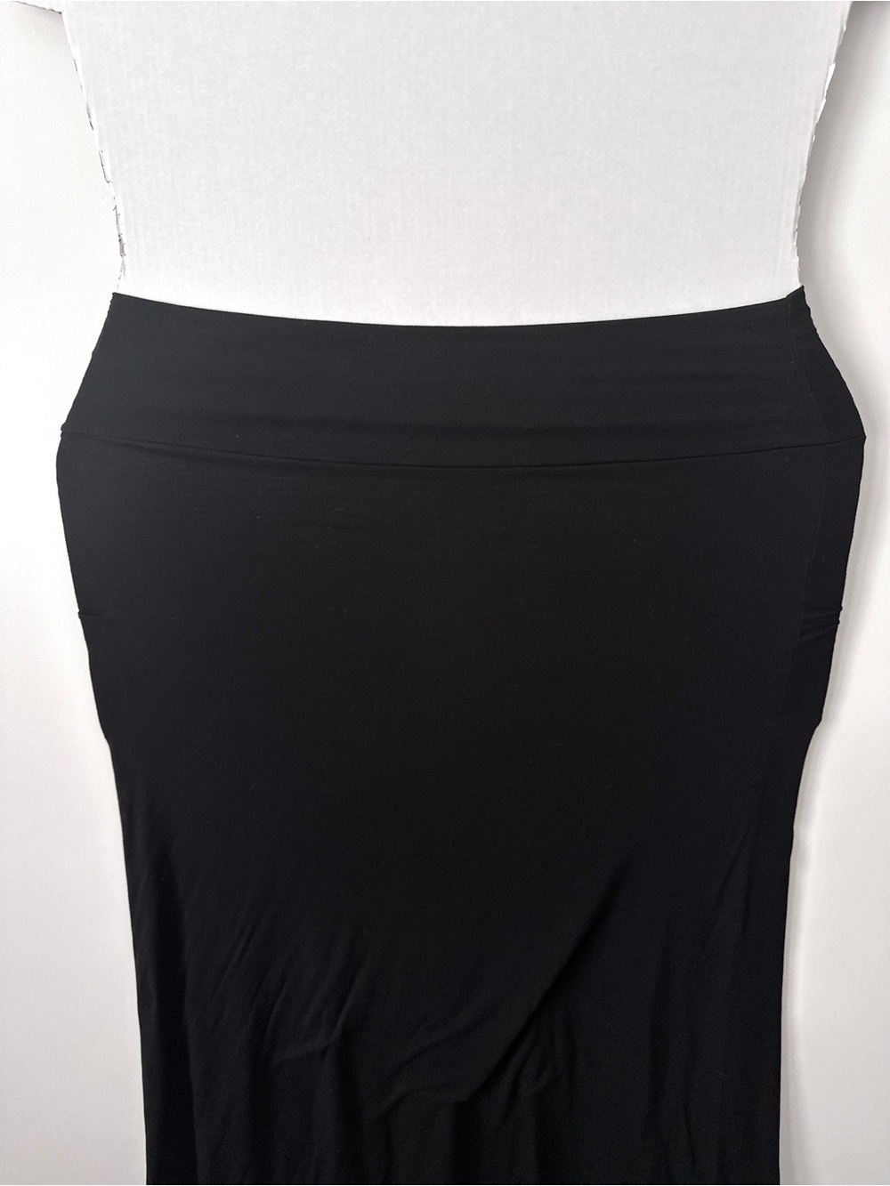 black basic maxi skirt - Picture 5 of 6